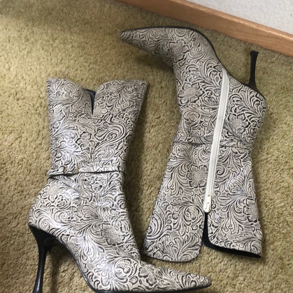 Vintage 90’s Victoria Secret Boots size 7 - Picture 2 of 3